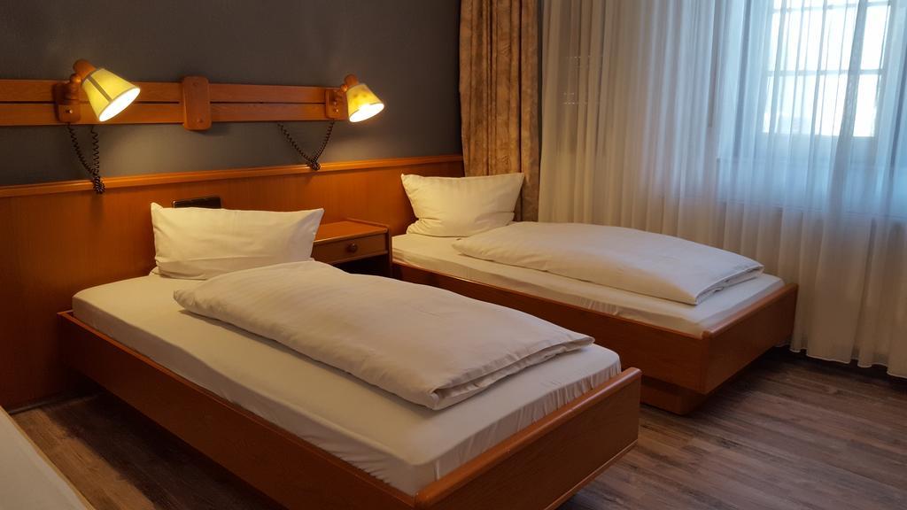 Hotel Alt Steinbach Steinbach im Taunus Zewnętrze zdjęcie